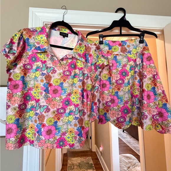 SSYS Other - SSYS Pink Floral Two-Piece Shirt and Skort Set